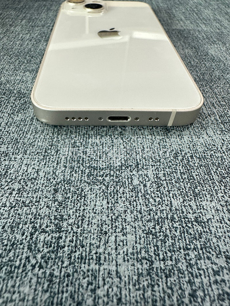 (A급 무잔상) 아이폰13미니 128기가 화이트 배터리 88% 깨긋한폰 32만원 판매해요--7